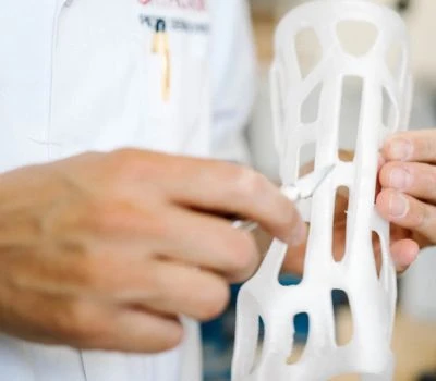 Export formátu souborů STL pro 3D tištěné protetiky: Jak 3D skenování nohou přemění biomechanická...