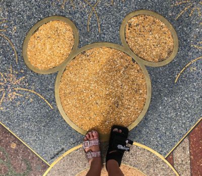 Zábavní park, který vyřešil problém s 20 000 kroky: Jak může AI skenování nohou a 3D tištěné vlož...